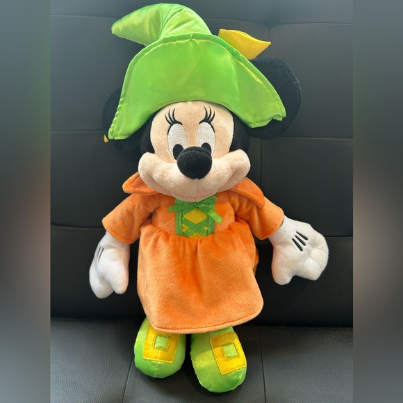 Halloween Minnie Mouse witch 16” Plush excellent condition - Picture 1 of 3